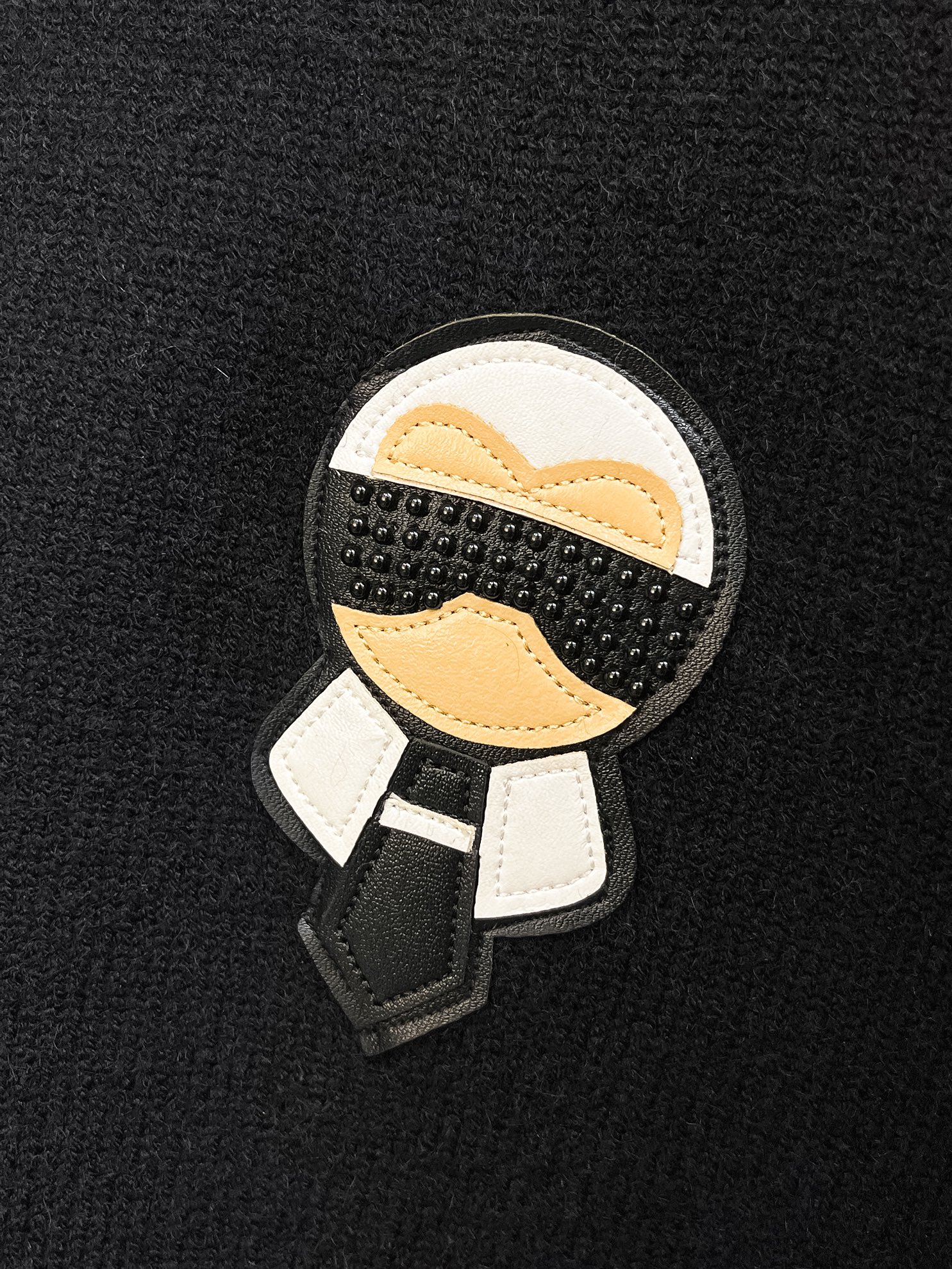 P560 💰 FENJIA 24ss fall and winter new fendi leather tag + hem fendi monogram sweater exclusively for ruthless goods imported original technology wool worsted! Fine knitting one color mixing weaving pure handmade technology to present Grade extremely high highlighting clothing taste and luxury exquisite craftsmanship! Customized original craft thread on the body handsome to burst Size: S-XL