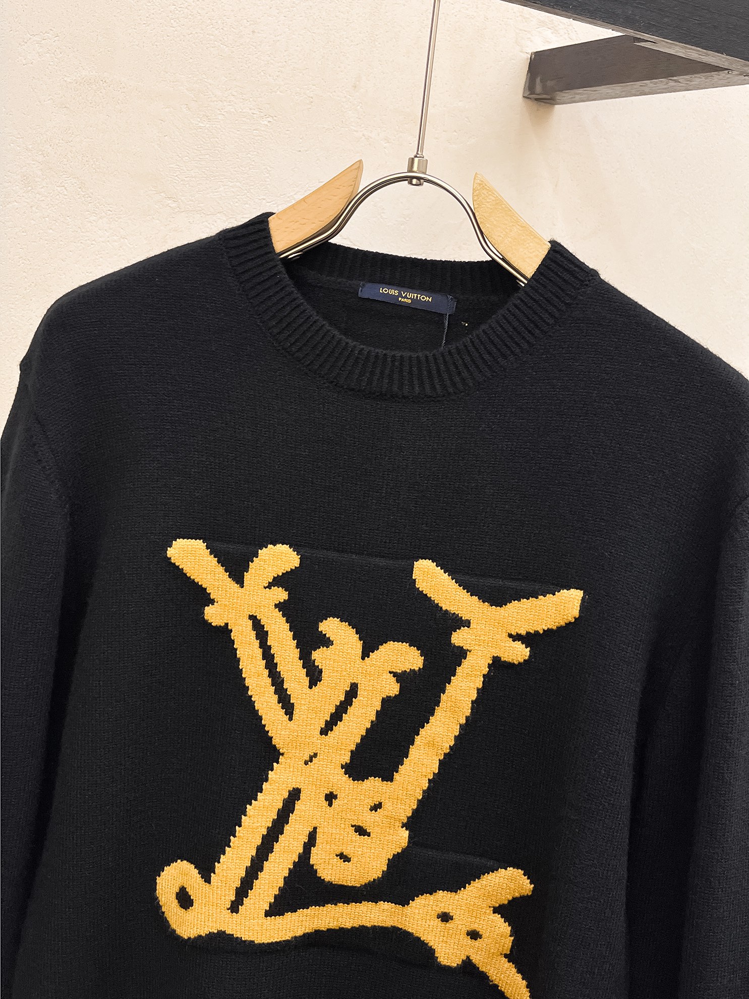 P560💰LV24ss fall and winter new LV logo pattern sweater exclusively for cruel goods imported original technology wool worsted! Fine knitting one color mixing knitting pure handmade technology to present The class is very high to highlight the taste and luxury of clothing exquisite craftsmanship! Customized original craft thread on the body handsome to burst Size: S-XL