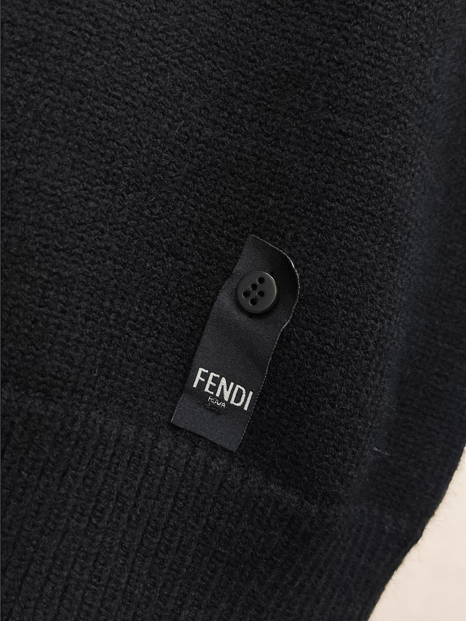 Image [5]-P560💰Fenjia 24ss fall and winter new fendi jacquard pocket logo back fendi pattern sweater exclusively for ruthless goods imported original technology wool worsted! Fine knitting one color mixing knitting pure handmade technology to present Grade extremely high highlighting clothing taste and luxury exquisite craftsmanship! Customized original craft thread on the body handsome to burst Size: S-XL-High replica bags