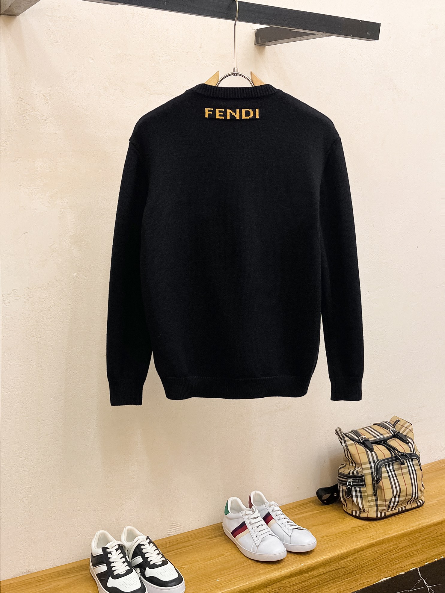 Picture [9]-P560💰Fenjia 24ss fall and winter new fendi jacquard pocket logo back fendi pattern sweater exclusively for ruthless goods imported original technology wool worsted! Fine knitting one color mixing knitting pure handmade technology to present Grade extremely high highlighting clothing taste and luxury exquisite craftsmanship! Customized original craft thread on the body handsome to burst Size: S-XL-High replica bags