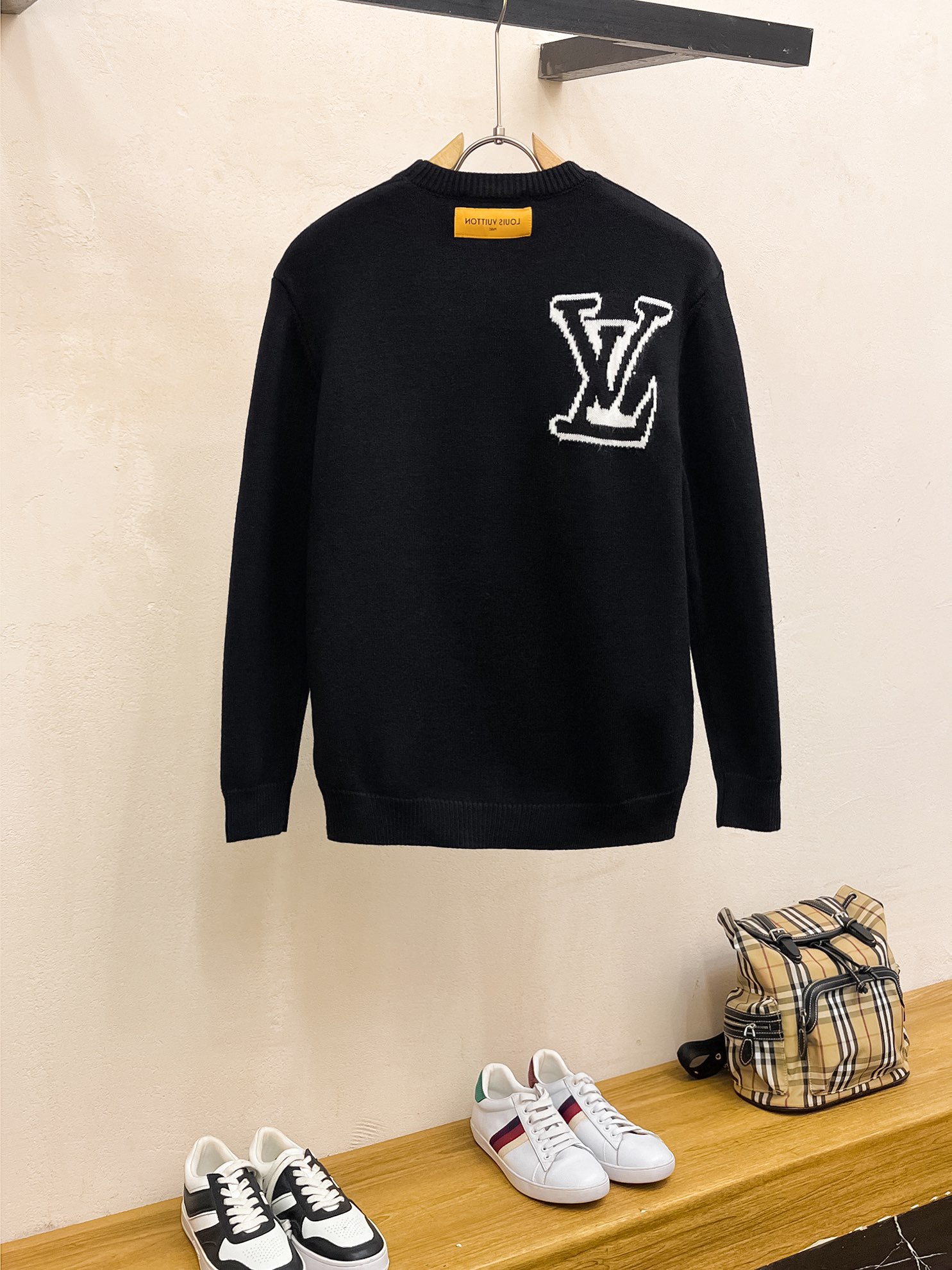 P560💰LV24ss fall and winter new before and after the LV logo pattern sweater exclusively for cruel goods imported original technology wool worsted! Fine knitting one color mixed weaving pure handmade technology presents High-grade highlights clothing taste and luxury Exquisite craftsmanship! Customized original craft thread on the body handsome to burst Size: S-XL