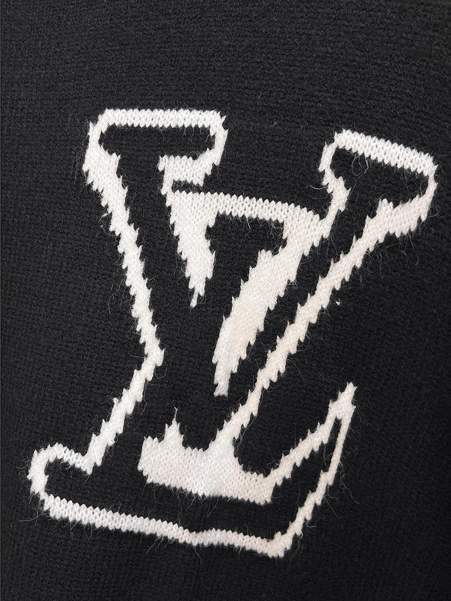 P560💰LV24ss fall and winter new before and after the LV logo pattern sweater exclusively for cruel goods imported original technology wool worsted! Fine knitting one color mixed weaving pure handmade technology presents High-grade highlights clothing taste and luxury Exquisite craftsmanship! Customized original craft thread on the body handsome to burst Size: S-XL