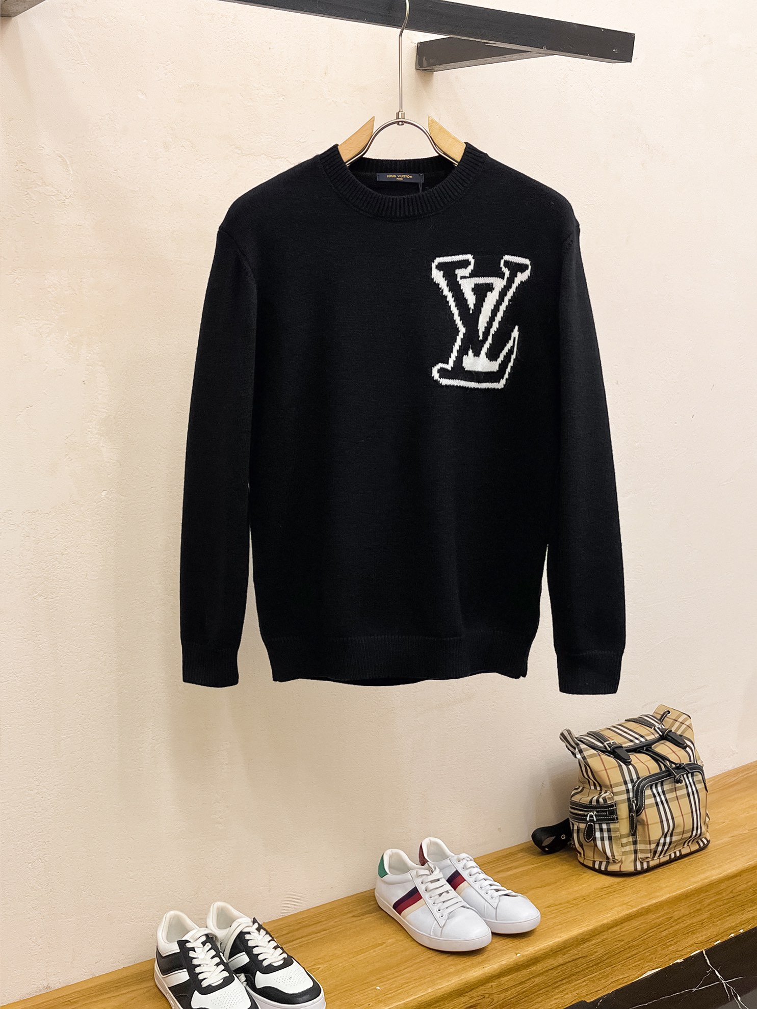 P560💰LV24ss fall and winter new before and after the LV logo pattern sweater exclusively for cruel goods imported original technology wool worsted! Fine knitting one color mixed weaving pure handmade technology presents High-grade highlights clothing taste and luxury Exquisite craftsmanship! Customized original craft thread on the body handsome to burst Size: S-XL