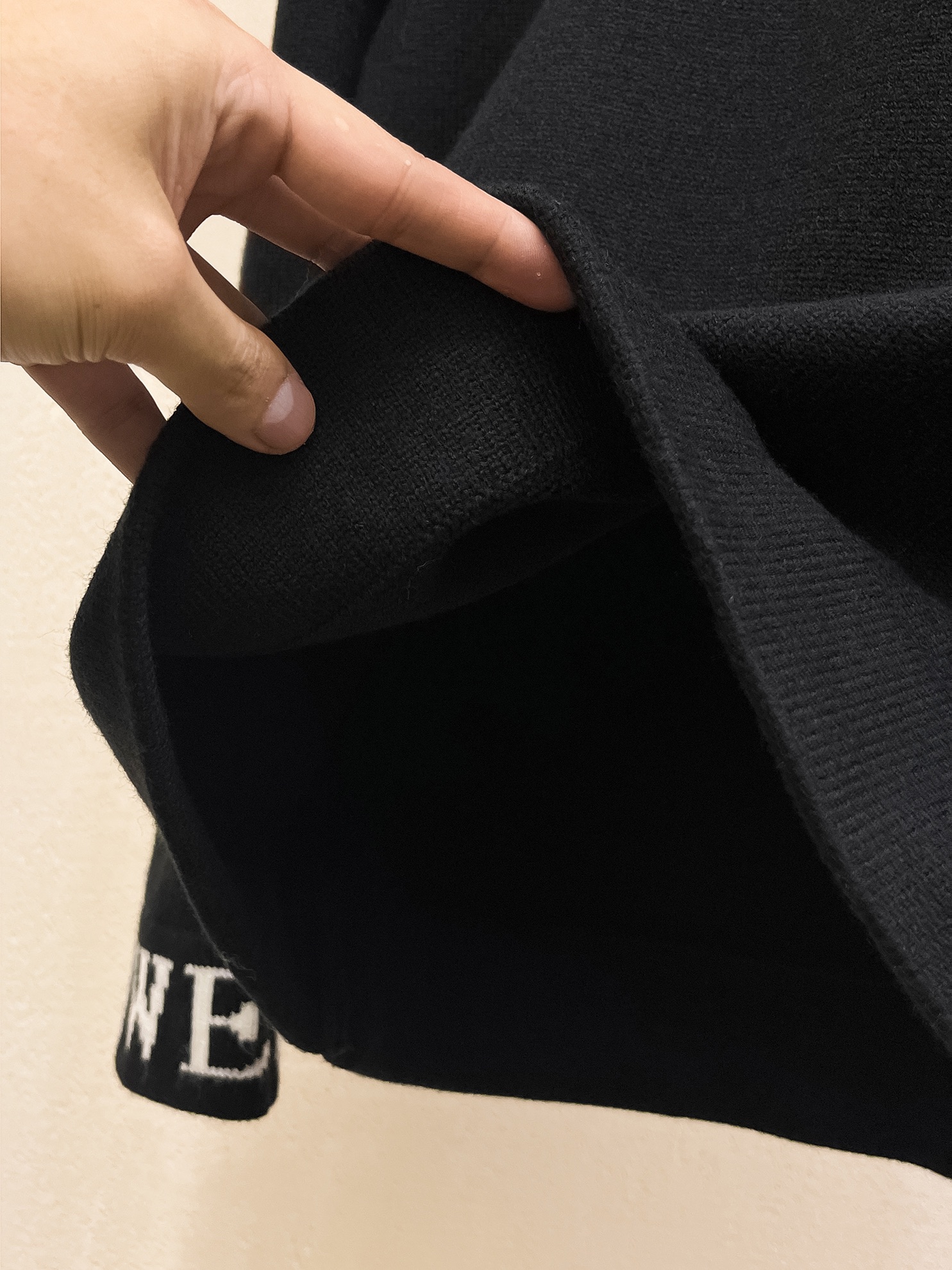 图片[7]-P560💰罗意家24ss秋冬新品胸前罗意威标识图案logo袖口LOEVE毛衣专供狠货进口原版科技羊毛精纺！精细针织一体色彩混织纯手工技艺呈现 档次极高凸显衣着品味与奢华 工艺精湛！定制原版工艺螺纹上身帅到爆码数：Ｓ-XL-高仿包包