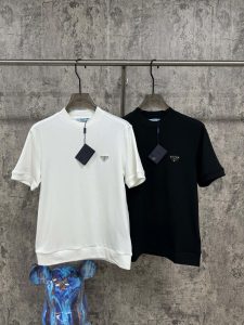 P460 Prada普拉达 2024最新秋冬打底短袖T恤 面料精选新疆长绒棉加拉毛 手感柔软细腻 S-2XL 178 140斤穿M 最大穿190斤-高仿包包