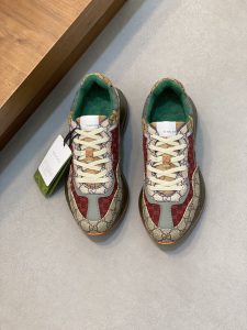 P900🔵GUCCI Italian Gucci pops shoes 🔜quality🔜!2️⃣ years of accumulation of doing pops shoes original disassembly took more than 3 months of research and development finally came out! Ruthless goods worth waiting for! Couple 👫 models 🔜 four seasons versatile 🔜 fashion 🔜 personality 🔜 distinctive 🔵 a full range of more than 100 layout welcome to consult the picture Outsole: the latest original development of the TPU Uppers: Imported first layer silk Cowhide 🐮 Lining: the original A grade mixed sheepskin 🐮 Cushioning: the original A grade imported cowhide 💯 counter genuine full set of packaging midsole latex pads with LOGO set of lasts oiled edges air-pressure marking process to support the NFC anti-fake chip detection! Yardage: women's code 35-41 men's code 38-46 (women 35 41 men 38 45 46 customized)