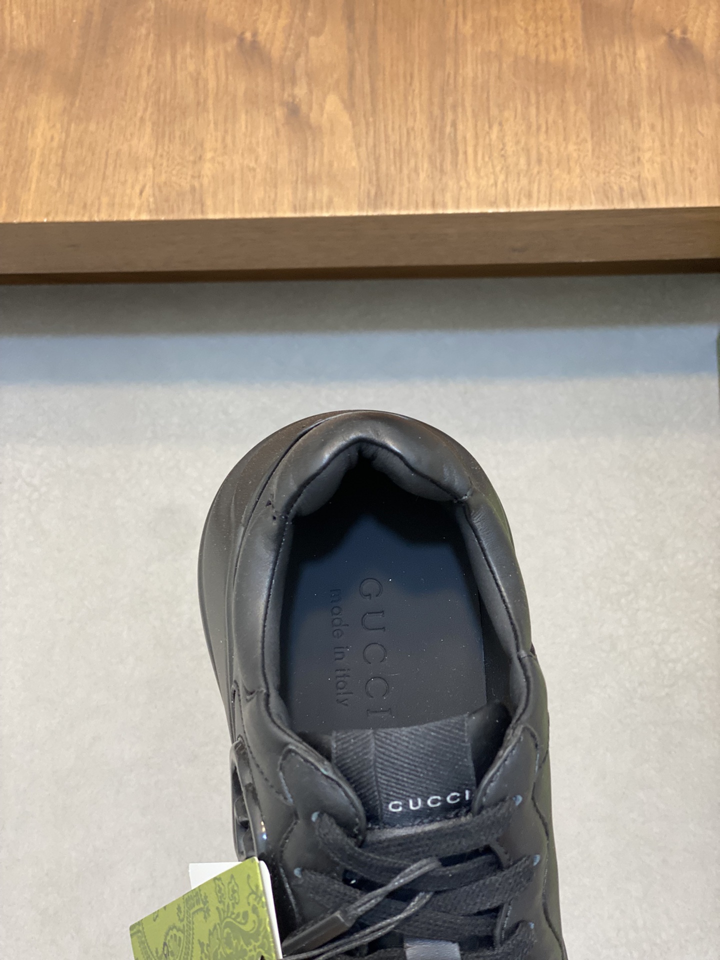 图片[7]-P900🔵GUCCI意大利古驰老爹鞋  🔜品质🔜
2️⃣年做老爹鞋的积累原版拆解耗时3个多月研究开发终于面世！狠货值得期待！ 情侣👫款 🔜四季百搭🔜 时尚🔜 个性 🔜与众不同 🔵全系列100多个版面欢迎来图咨询 大底:最新原版开发TPU 鞋面:进口头层丝绸牛皮🐮 内里:原版A级混种羊皮🐮 垫脚:原版A级进口牛皮 💯专柜正品全套包装 中底 乳胶垫带LOGO  套楦油边空压打码工艺支持NFC防伪芯片检测！ 码数:女码35-41 男码38-46(女35 41 男38 45 46定做)-高仿包包