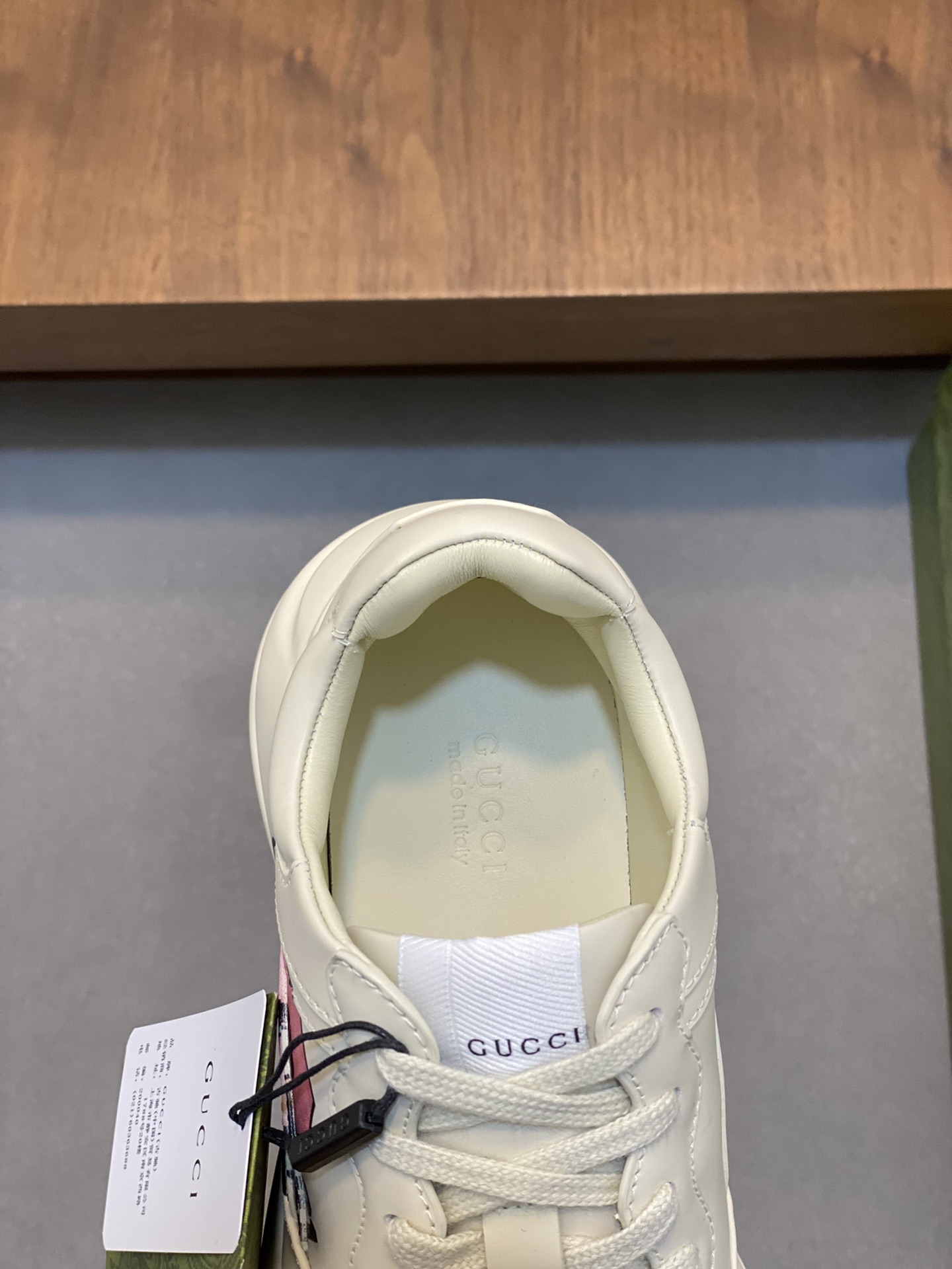 图片[7]-P900🔵GUCCI意大利古驰老爹鞋  🔜品质🔜
2️⃣年做老爹鞋的积累原版拆解耗时3个多月研究开发终于面世！狠货值得期待！ 情侣👫款 🔜四季百搭🔜 时尚🔜 个性 🔜与众不同 🔵全系列100多个版面欢迎来图咨询 大底:最新原版开发TPU 鞋面:进口头层丝绸牛皮🐮 内里:原版A级混种羊皮🐮 垫脚:原版A级进口牛皮 💯专柜正品全套包装 中底 乳胶垫带LOGO  套楦油边空压打码工艺支持NFC防伪芯片检测！ 码数:女码35-41 男码38-46(女35 41 男38 45 46定做)-高仿包包