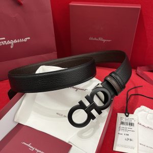 Ferragamo Support NXP chip scanning code Both sides imported from Italy original lychee pattern not the ordinary version Exquisite palladium effect buckle Width 35mm The belt is adjustable and can be tailored to achieve a slimming effect.