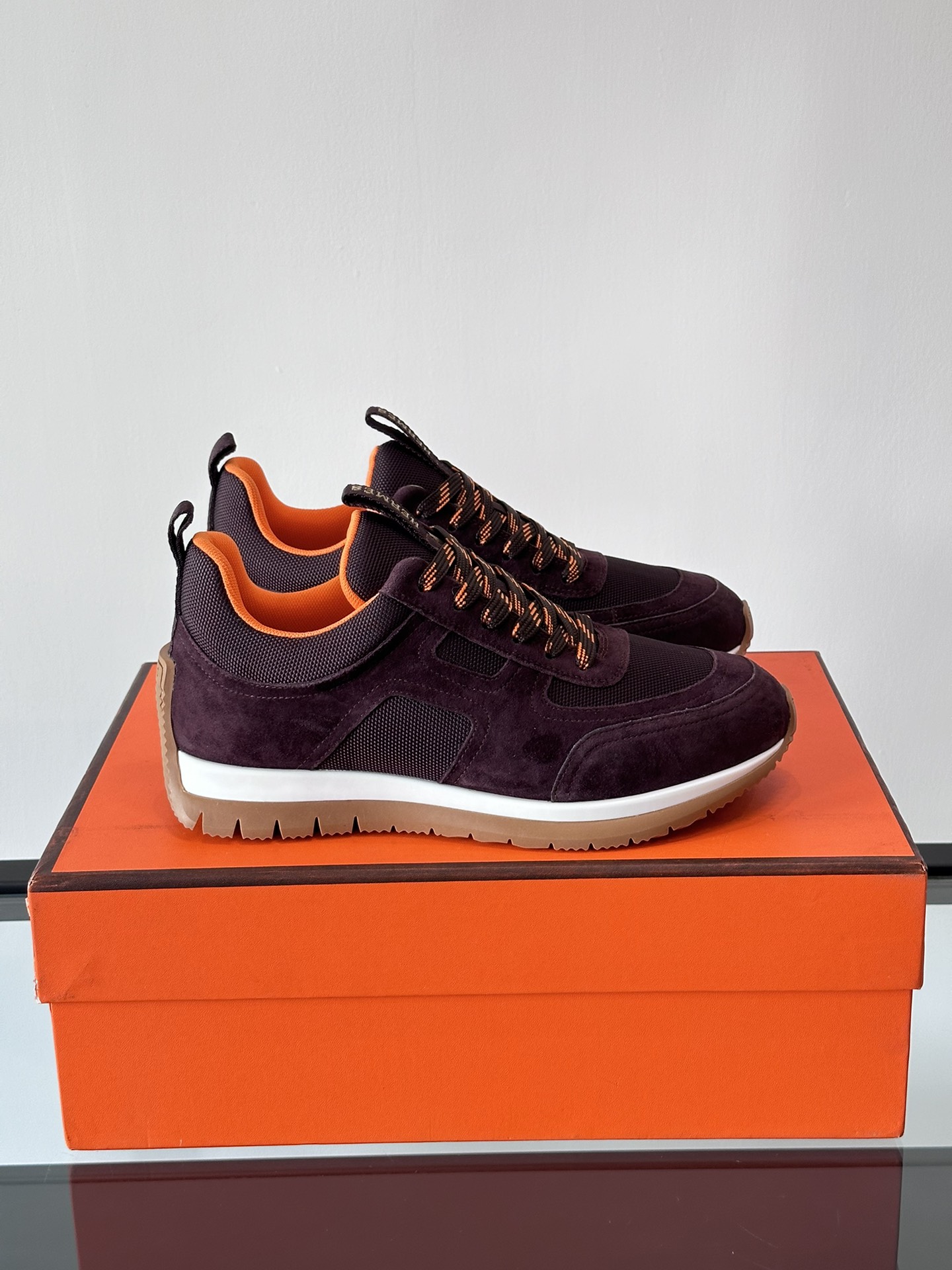 Hermes sneakers upper calfskin and mesh patchwork to create imported material texture full of lightweight sole decorated with color clashing patterns to create a versatile fashion style P680 Size: 38-44 (45 customized)