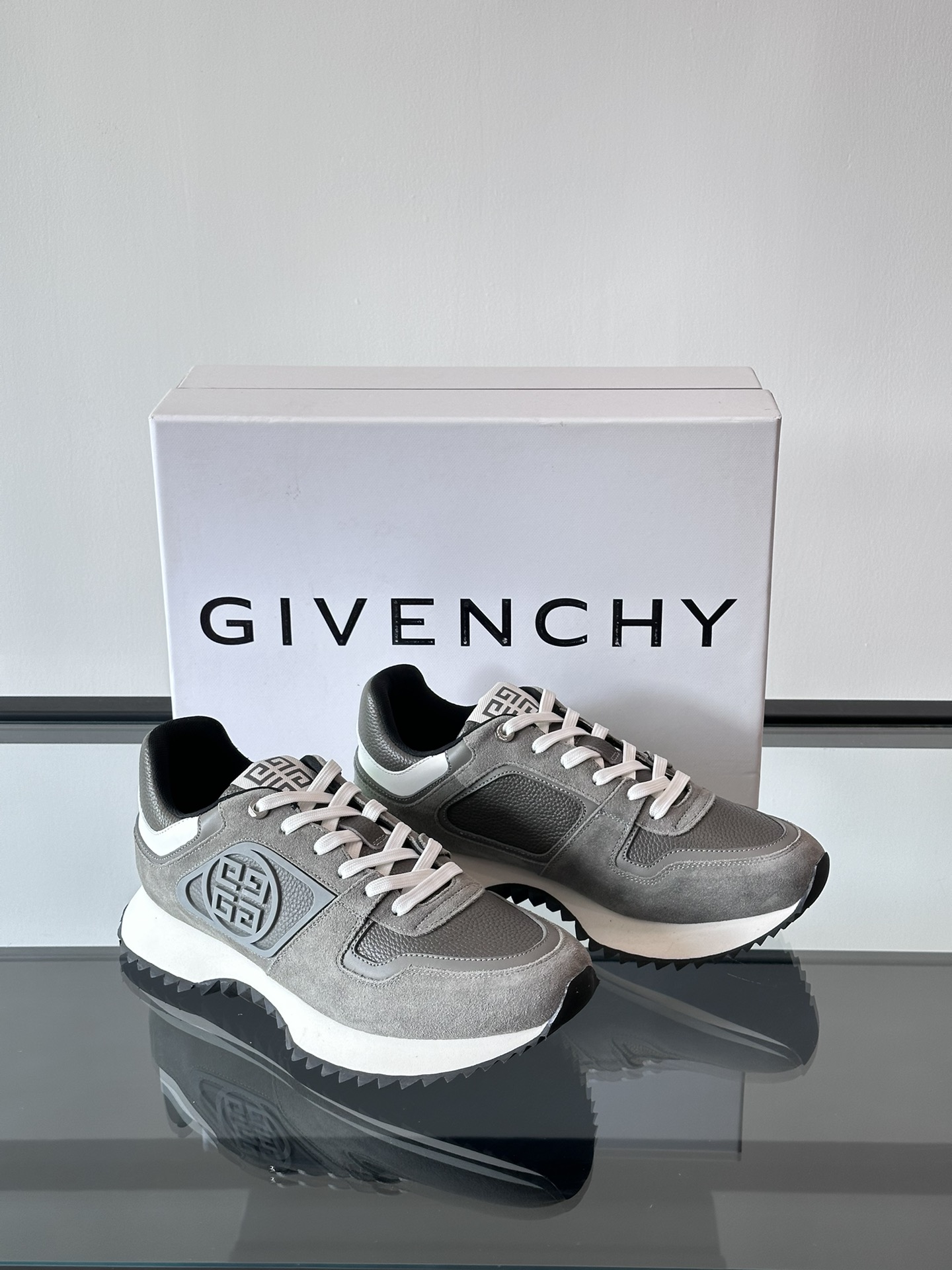 图片[5]-Givenchy 1男士厚底增高休闲运动鞋鞋面高品质小牛皮拼接透气布面制成！上脚效果帅气有型增高4CM提升气场鞋身撞色拼接设计饰有4G LOGO标志和立体GIVENCHY标志轻质TPU发泡大底脚感轻便舒适！
P840元 Size：38-45（38.45定做不退换）-高仿包包