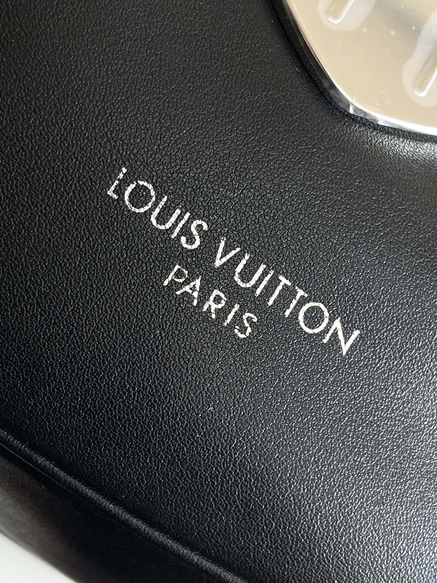 P1060 Transcoder Chip   M12192 Dynamic code change Louis Vuitton presents the Sunset Vibe bag in a new collection of lustrous sheepskin, Monogram canvas elements and LV buckles for a vintage-inspired look. Pockets for easy storage on-the-go. Removable shoulder strap for versatile carrying. 27.0 x 18.0 x 3.0 cm (L x H x W).- Sheep leather- Cowhide trim- Fabric lining- Metal parts- Buckle- Inside patch pockets- Front patch pocket- Shoulder strap: detachable and adjustable- Strap half-length: 23.0 cm- Adjustable strap half-length: 48.5 cm.