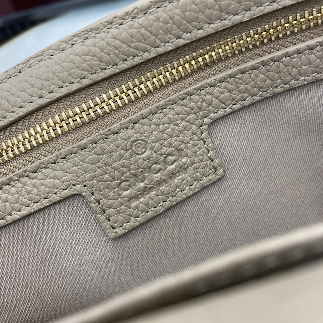 图片[9]-p680 GUCCI Emblem系列超柔软荔灰色压花/全皮链条包
型号：818705
尺寸：20（长）x 12.5（宽) x 4cm（厚）
颜色：灰色全皮/
意大利创作-高仿包包