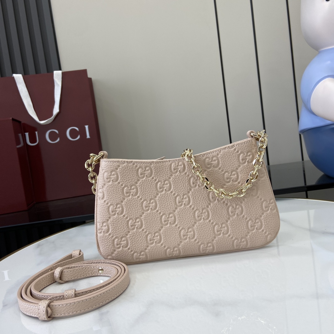 图片[3]-p880 GUCCI Emblem系列超迷你手袋
全新GG Emblem系列焕新诠释品牌的隽永优雅风范和精湛工艺这款超迷你手袋焕新演绎品牌全新小件配饰系列甄选经典GG粒面皮革精制而成设计精心搭配链式肩带并随附可调节皮革肩带
粉色GG粒面皮革
棉麻混纺衬里
皮革肩带（97至101厘米长）；链式肩带（48厘米长）
可拆卸链条肩带（50厘米高）
拉链门襟
超迷你尺寸：20-23厘米（宽）x 12厘米（高）x 2厘米（深）
重量：约240克
意大利创作
型号：815278
尺寸：23（长）x 12（宽）x 2（厚）
颜色：粉压全皮/
意大利创作-高仿包包