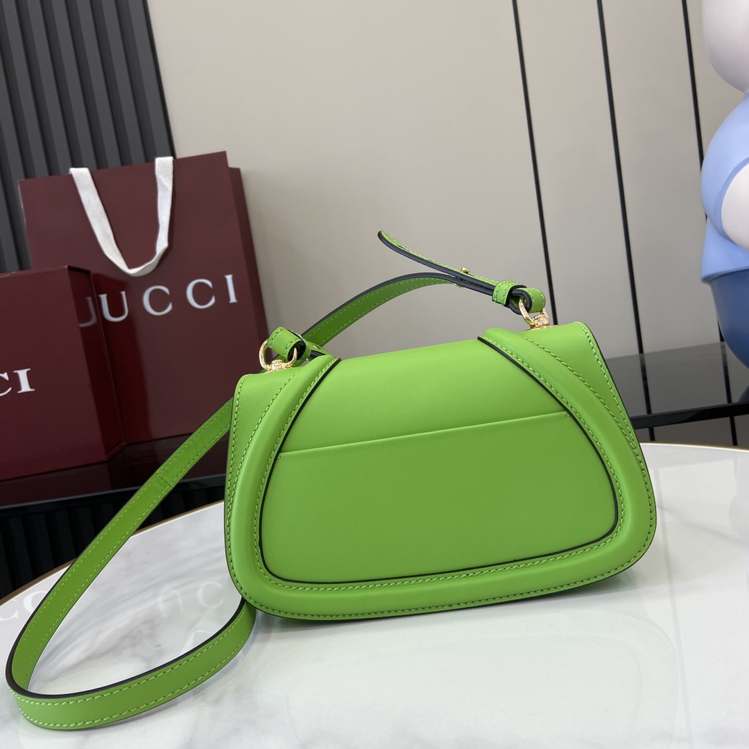 图片[3]-p1320 GUCCIGucci Blondie系列迷你肩背包
Gucci Blondie系列全新手袋饰有在20世纪70年代初期首次亮相的品牌系列经典标识巧妙结合传承魅力与当代风尚出色诠释品牌经典设计与现代精髓这款迷你肩背包甄选光面皮革打造配有可调节肩带
型号：815700
尺寸：21.5（长）x 11（高）x 8cm（厚）
颜色：青绿色全皮/
意大利创作-高仿包包