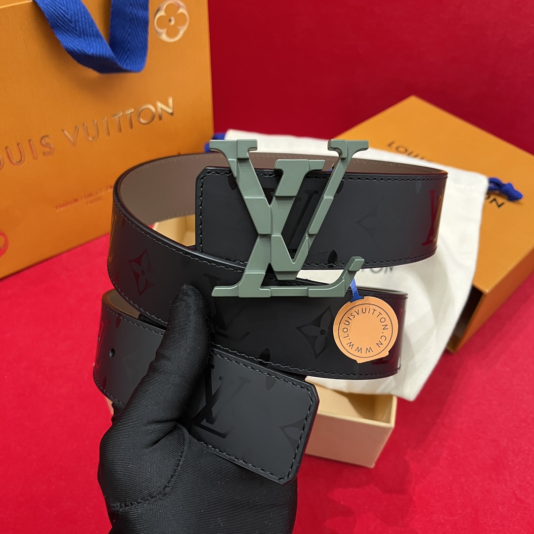 图片[7]-L0UIS VUITT0N 今季新品 男士原單腰帶 寬度40毫米 設計獨特的腰帶上印有水晶圖案 柔軟的小牛皮做底 雙面可用 搭配經典金字塔精品扣-高仿包包