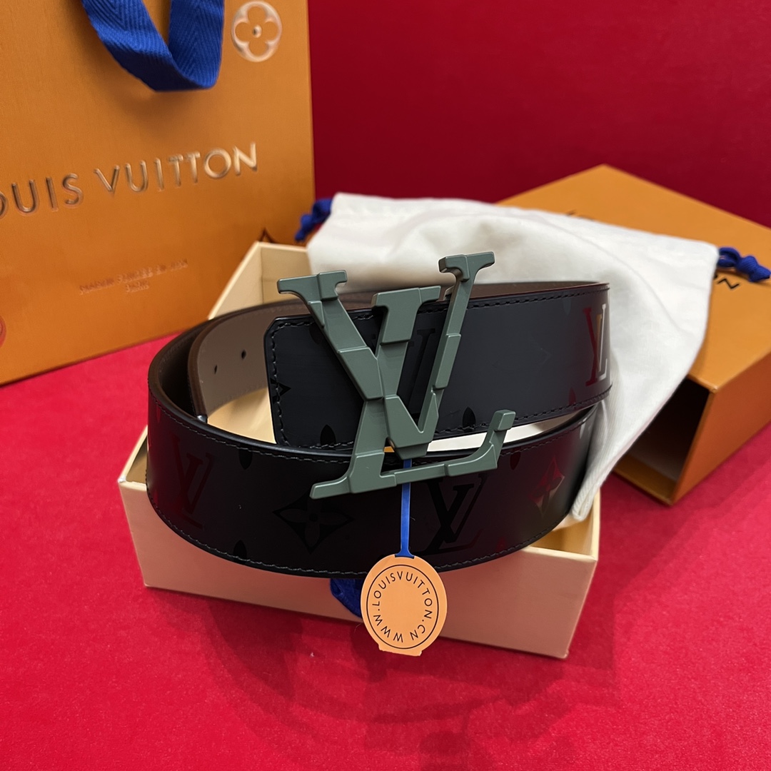 图片[6]-L0UIS VUITT0N 今季新品 男士原單腰帶 寬度40毫米 設計獨特的腰帶上印有水晶圖案 柔軟的小牛皮做底 雙面可用 搭配經典金字塔精品扣-高仿包包