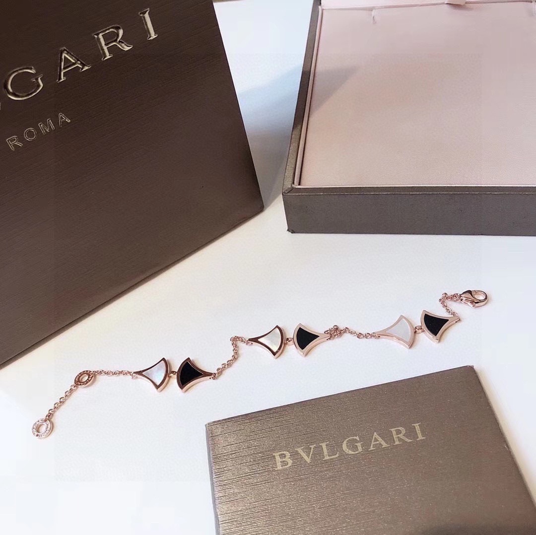 Picture [7]-P170 👑Bvlgari Bvlgari Diva Series Black and White Skirt Bracelet Classic model fan-shaped Super versatile one Counter original one to one customized Selected German imports with natural agate Electroplated ultra-thick gold Super beautiful and greasy ah! 💰-High Fake Bags