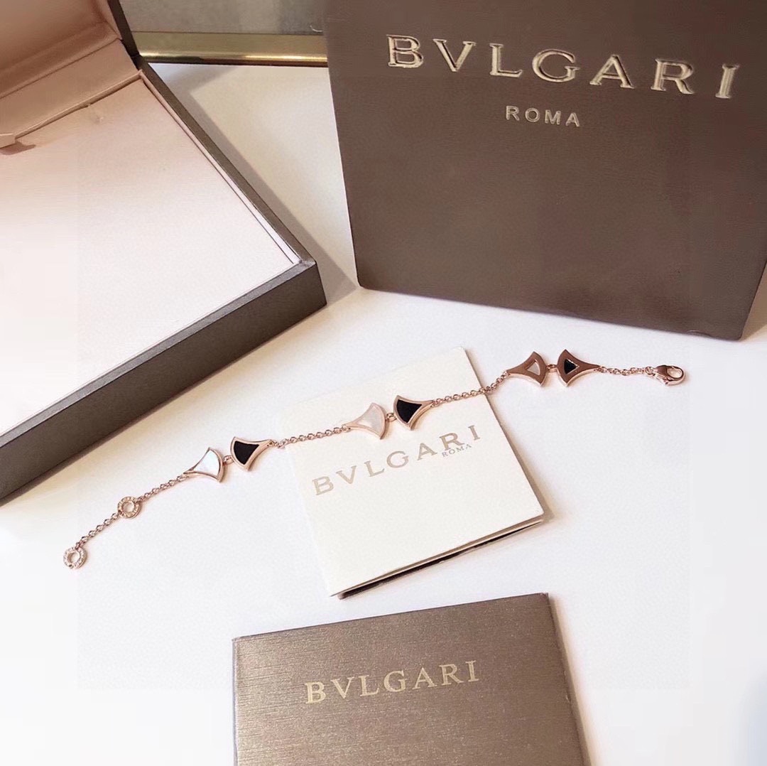 Picture [9]-P170 👑Bvlgari Bvlgari Diva Series Black and White Skirt Bracelet Classic model fan-shaped Super versatile one Counter original one to one customized Selected German imports with natural agate Electroplated ultra-thick gold Super beautiful and greasy ah! 💰-High Fake Bags
