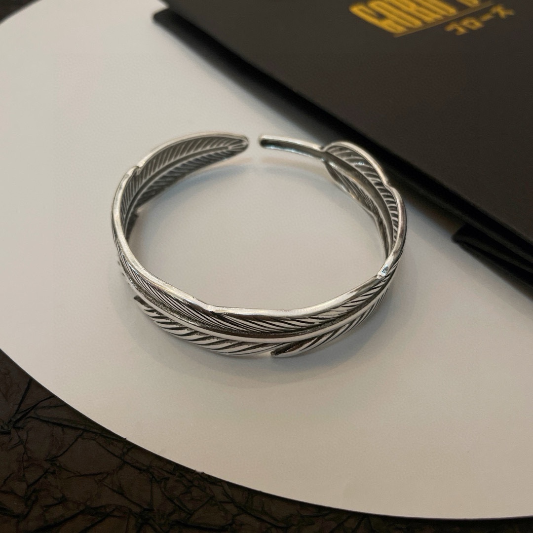 PP210 New on the shelves Goro's Takahashi Goro Vintage Feather Bracelet Recognize the exclusive shooting Mainly high-end market Definitely different from the ordinary version! Picture product details are consistent with ZP! The original production process craftsmanship quality handmade ～ genuine open mold 💝 trend fashion essential men and women can wear couples models with the same rock punk Thai silver style retro elements trendy with the same models official website ❤️