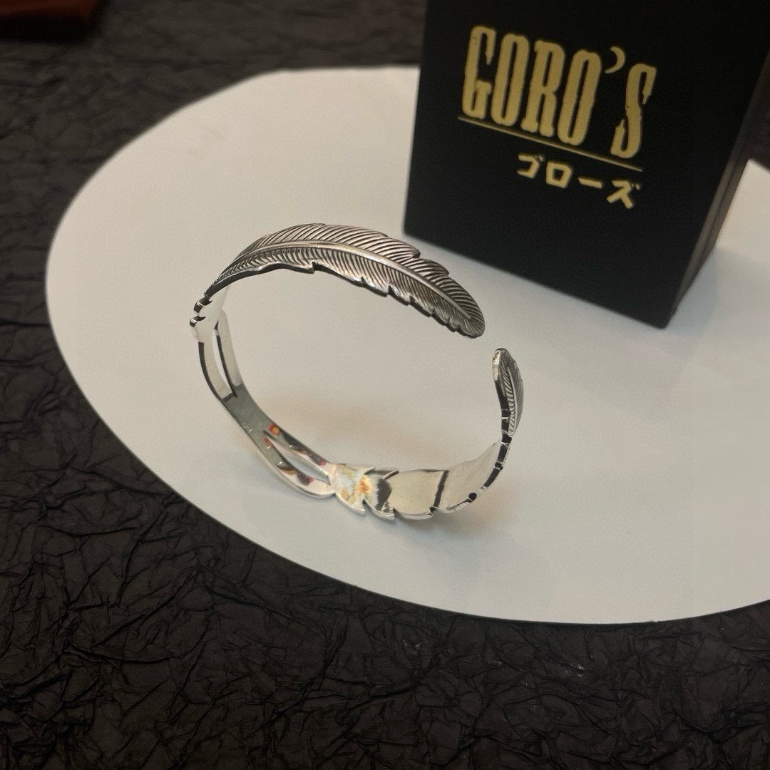 图片[8]-PP210 新品上架Goro’s高桥吾郎羽毛开口手镯 认准独家拍摄 主攻高端市场 绝对区别普通版本！图片产品细节与ZP一致！原版制作工艺 精工品质 纯手工打造 ～正品开模💝潮流时尚必备 男女均可佩戴 情侣款同款 摇滚朋克泰银风格 复古元素 潮流百搭 官网同款❤️-高仿包包