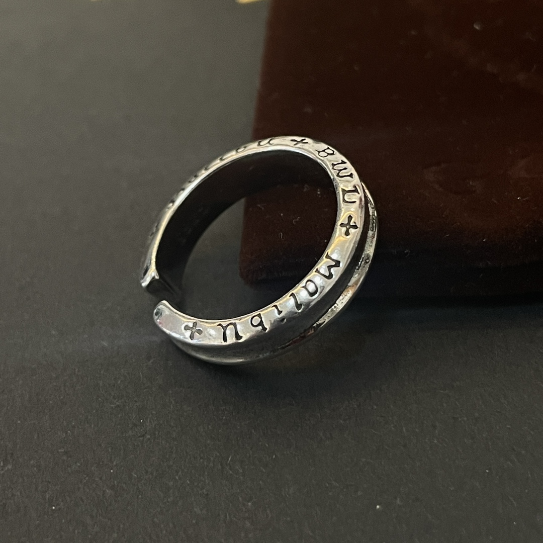 PP130 New on the shelves Goro's Takahashi Goro eagle beak open ring Recognize the exclusive shooting Mainly high-end market Definitely different from the ordinary version! Picture product details are consistent with ZP! The original production process craftsmanship quality handmade ～ genuine open mold 💝 trend fashion essential men and women can wear couples models with the same rock punk Thai silver style retro elements trendy with the same models on the official website ❤️