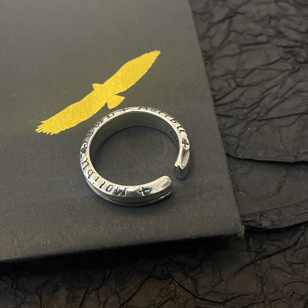 PP130 New on the shelves Goro's Takahashi Goro eagle beak open ring Recognize the exclusive shooting Mainly high-end market Definitely different from the ordinary version! Picture product details are consistent with ZP! The original production process craftsmanship quality handmade ～ genuine open mold 💝 trend fashion essential men and women can wear couples models with the same rock punk Thai silver style retro elements trendy with the same models on the official website ❤️