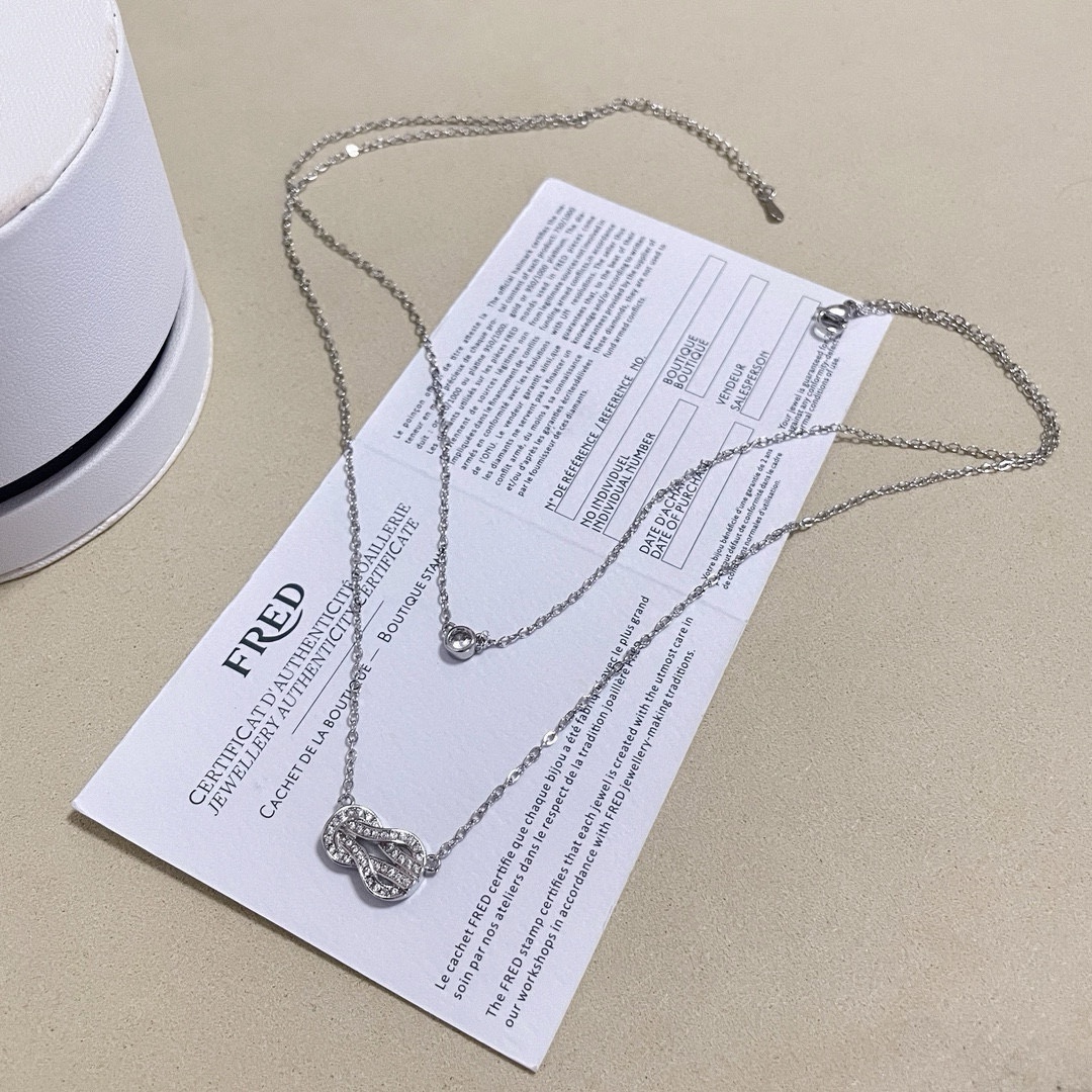 P210 🎉 Shaw war with the same model 𝗙𝗥𝗘𝗗 Ferret full of diamonds double-layer 8-word clasp necklaces high-end customized counter material thickened plating process with logo double-layer layered to wear a better look and more layered sense of simplicity and highly artistic aesthetic feel casually collocation is very fashionable! 8-word necklace to the You bring unlimited luck yellow gold color, white gold color into the