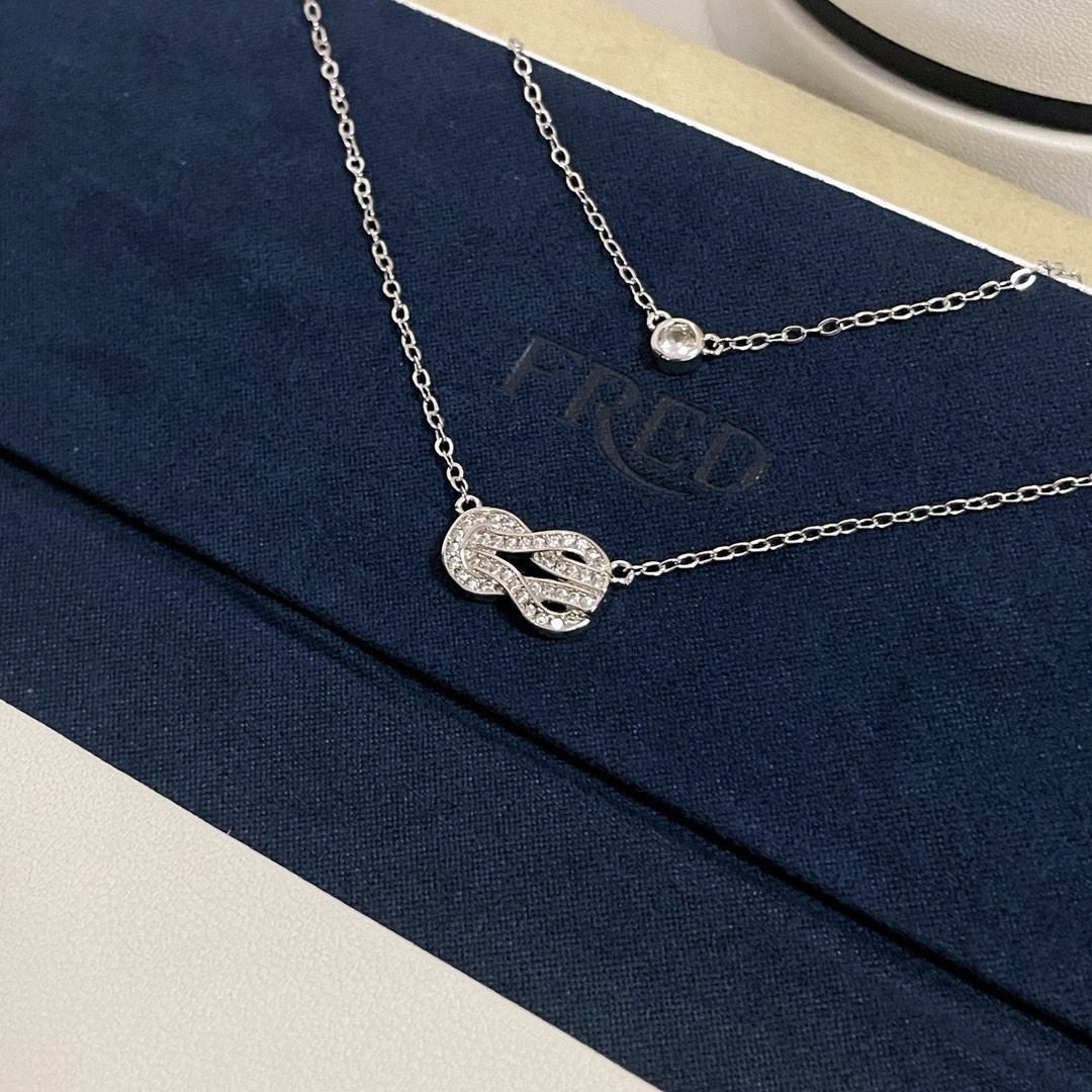 P210 🎉 Shaw war with the same model 𝗙𝗥𝗘𝗗 Ferret full of diamonds double-layer 8-word clasp necklaces high-end customized counter material thickened plating process with logo double-layer layered to wear a better look and more layered sense of simplicity and highly artistic aesthetic feel casually collocation is very fashionable! 8-word necklace to the You bring unlimited luck yellow gold color, white gold color into the