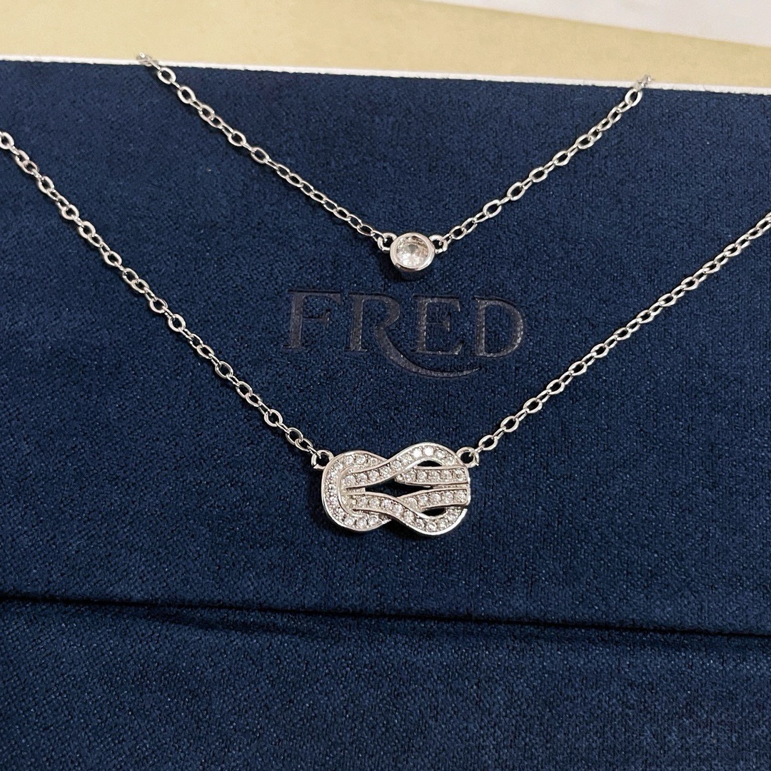 P210 🎉 Shaw war with the same model 𝗙𝗥𝗘𝗗 Ferret full of diamonds double-layer 8-word clasp necklaces high-end customized counter material thickened plating process with logo double-layer layered to wear a better look and more layered sense of simplicity and highly artistic aesthetic feel casually collocation is very fashionable! 8-word necklace to the You bring unlimited luck yellow gold color, white gold color into the