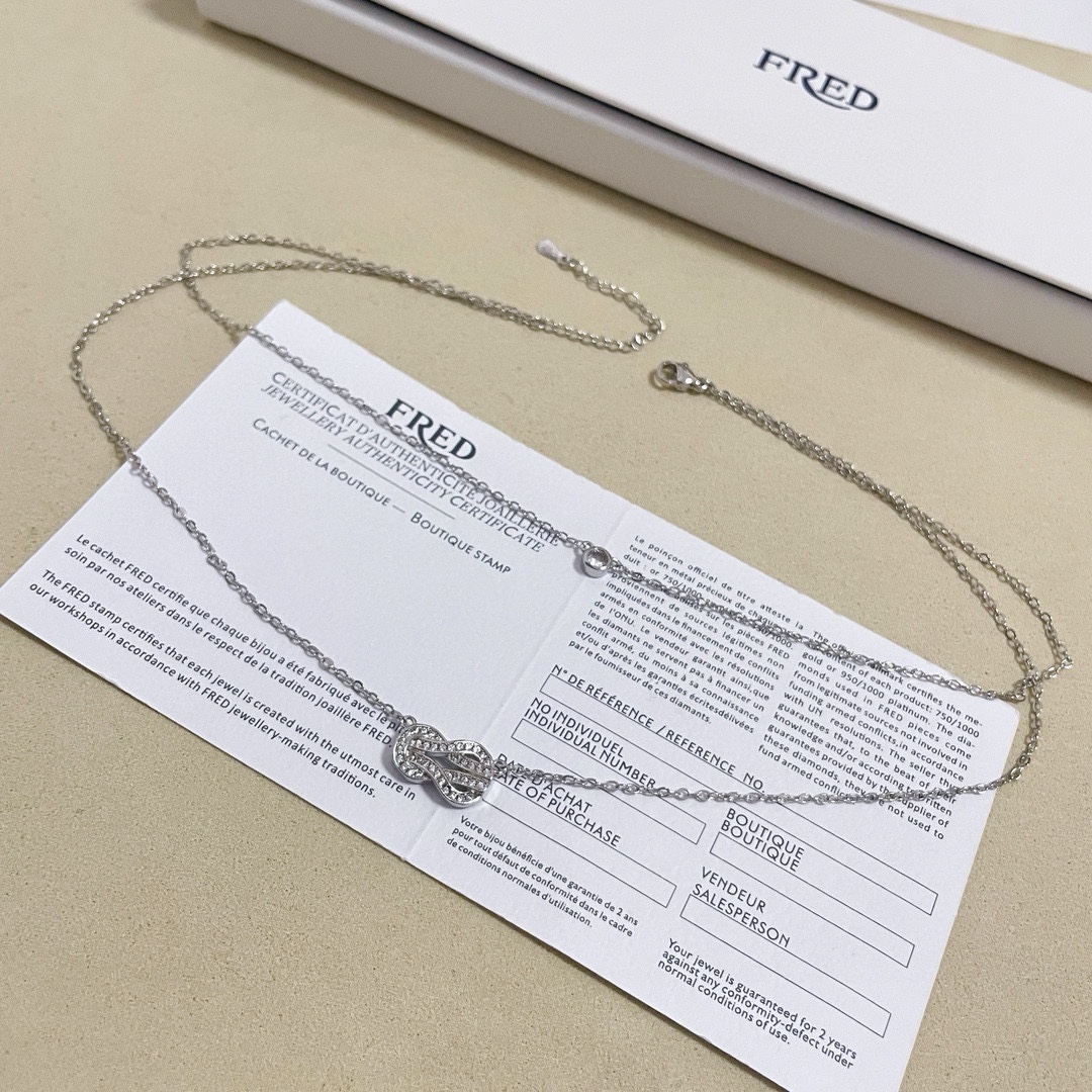 P210 🎉 Shaw war with the same model 𝗙𝗥𝗘𝗗 Ferret full of diamonds double-layer 8-word clasp necklaces high-end customized counter material thickened plating process with logo double-layer layered to wear a better look and more layered sense of simplicity and highly artistic aesthetic feel casually collocation is very fashionable! 8-word necklace to the You bring unlimited luck yellow gold color, white gold color into the