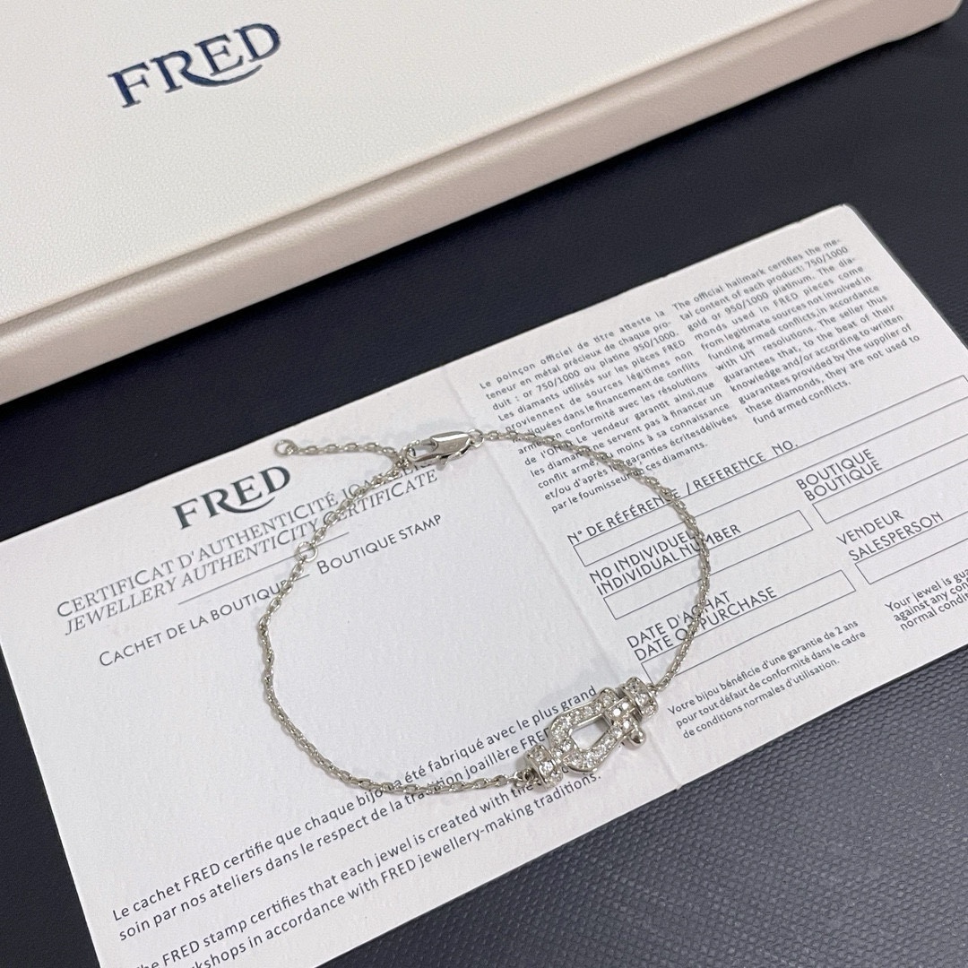 Picture [2]-P170 🎉 𝗙𝗥𝗥𝗘𝗗 Ferret full diamond horseshoe clasp bracelet Seiko micro-set high-end customized counter material thickened electroplating process with logo simple and high-grade sense of temperament to pull the full daily can be stacked with a lot of bracelets bracelets to wear-high-fashion bags