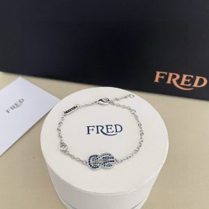 P170 🎉 𝗙𝗥𝗘𝗗 Ferret 8-word clasp bracelet Seiko micro-setting high-end custom counter material thickened plating process with a logo simple and high-grade sense of temperament pull full of daily can be stacked with a lot of bracelets bracelets to wear