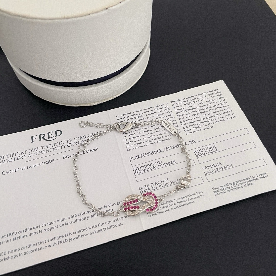 Picture [2]-P170 🎉 𝗙𝗥𝗥𝗘𝗗 Ferret Pink Diamond Horseshoe Buckle Bracelet Precision micro-setting high-end custom counter material thickened plating process with logo simple and high-grade sense of temperament pull full daily can be stacked with a lot of bracelets bracelets to wear-High Fake Bags