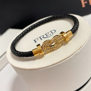 Cool couple model bracelet ~ on the hand effect is very versatile!