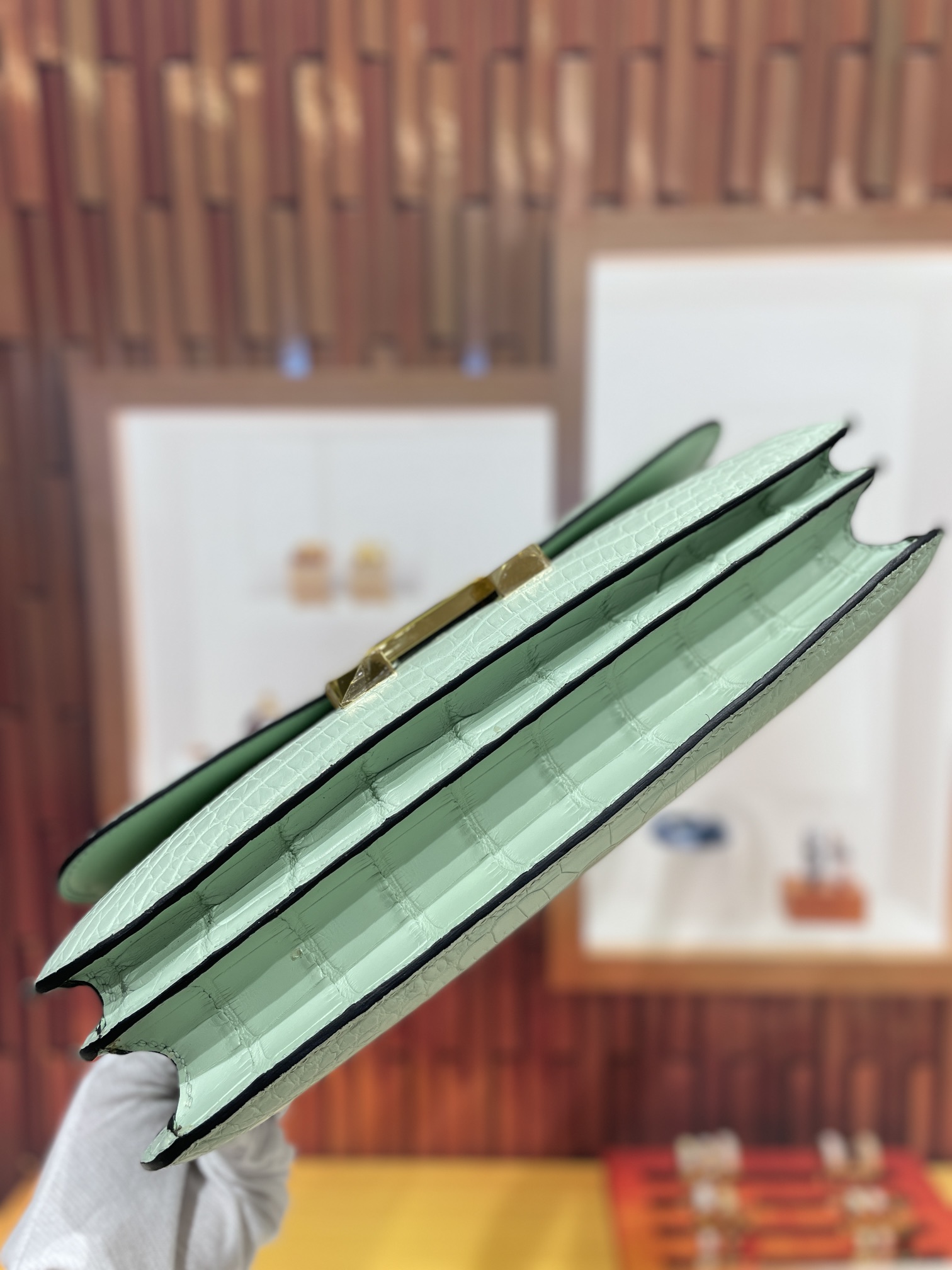 图片[4]-进口雾面美洲鳄鳄鱼皮康康26空姐包 手缝蜜蜡线💕-高仿包包