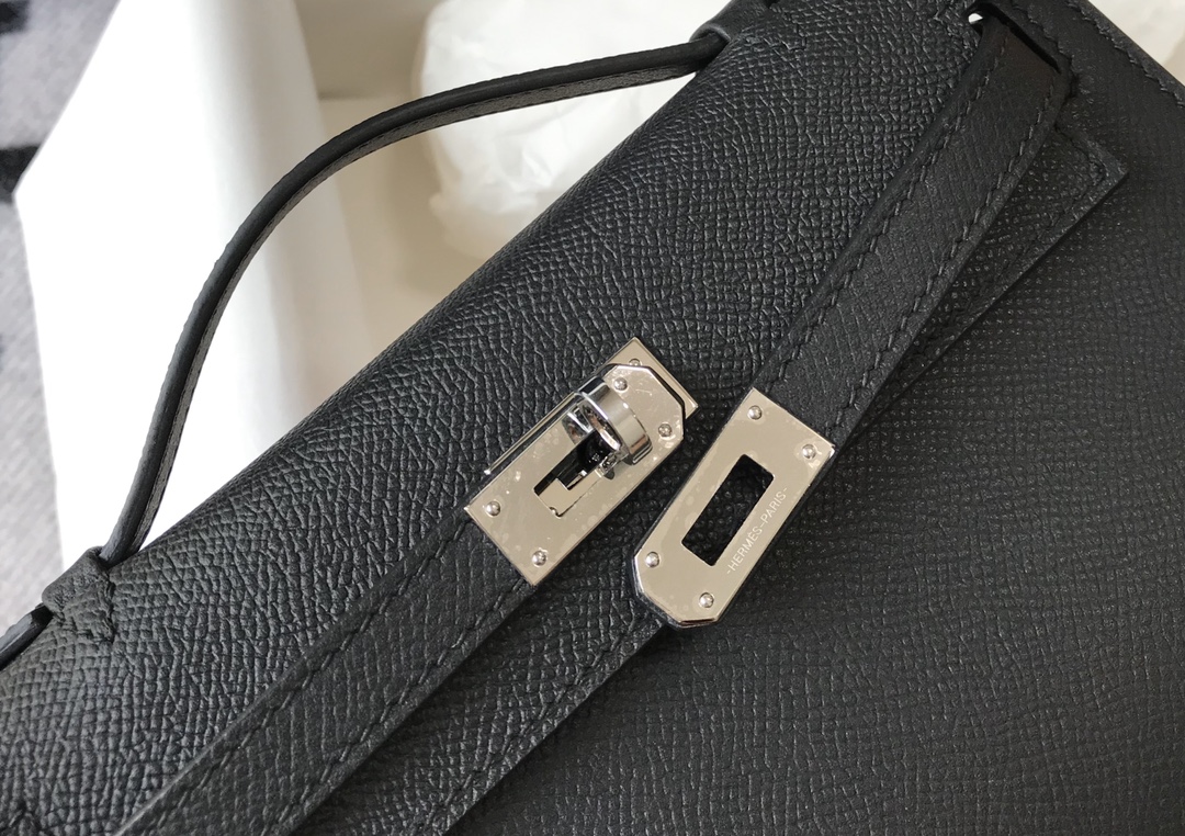 Picture [7]-Hermes Mini Kelly Pouchette🤩 Commonly known as kelly generation along with the most classic leather Epsom master semi-hand-stitched Imported all-steel hardware to give you a comparable to the counter quality🤩 real 22Cm black silver 11110000 🤩-high imitation bags