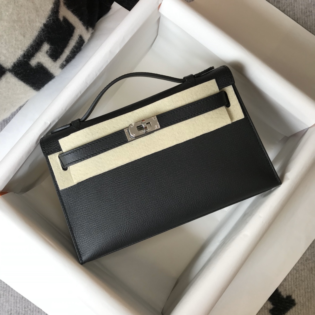 Picture[1]-Hermes Mini Kelly Pouchette🤩 Commonly known as kelly a generation along with the most classic leather Epsom master semi-hand-stitched Imported all-steel hardware to give you a comparable to the counter quality🤩 real 22Cm black silver 11110000 🤩-high imitation bags