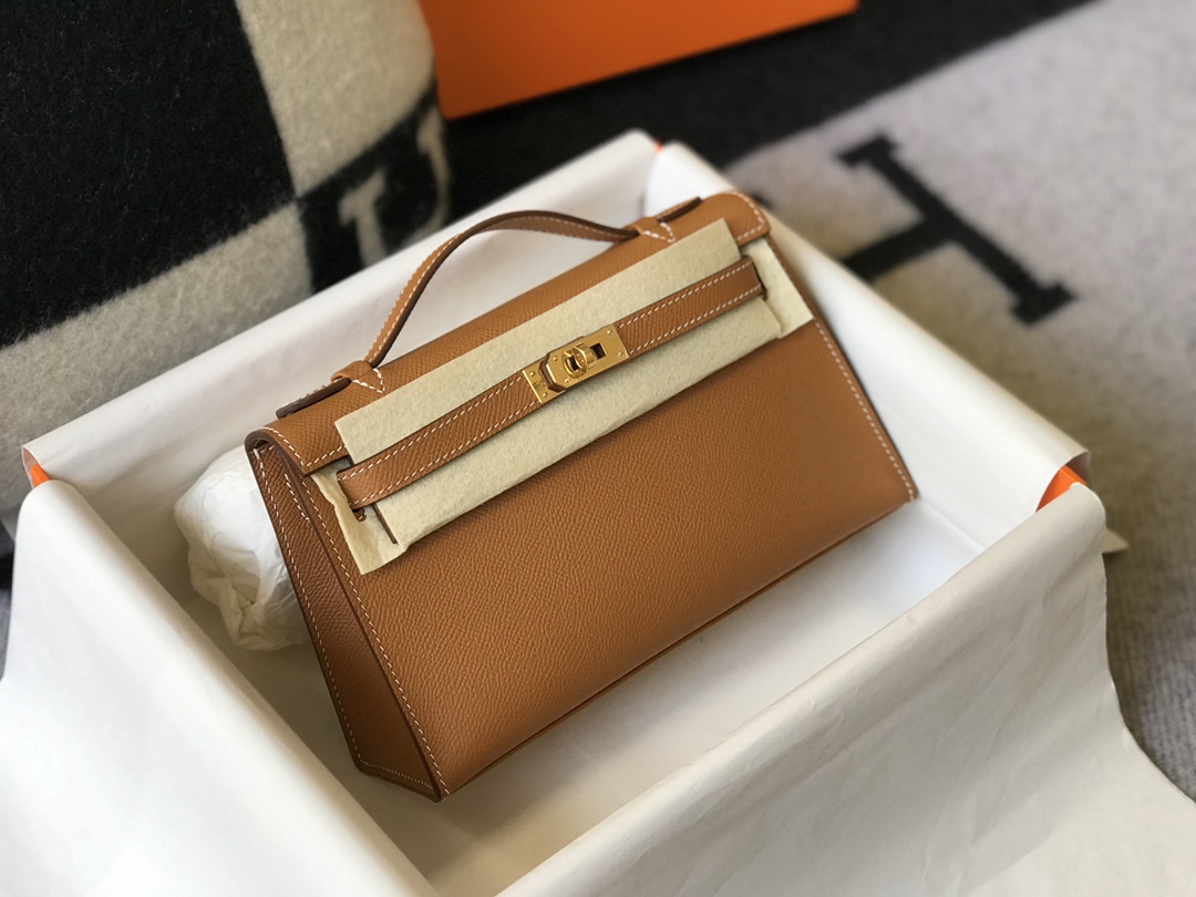 图片[3]-Hermes Mini Kelly Pouchette🤩

俗称kelly 一代 沿用最经典的皮质Epsom 老师傅半手工缝制 进口全钢制五金 给你一个媲美专柜的品质🤩

实拍22Cm 金棕色 11110000🤩-高仿包包