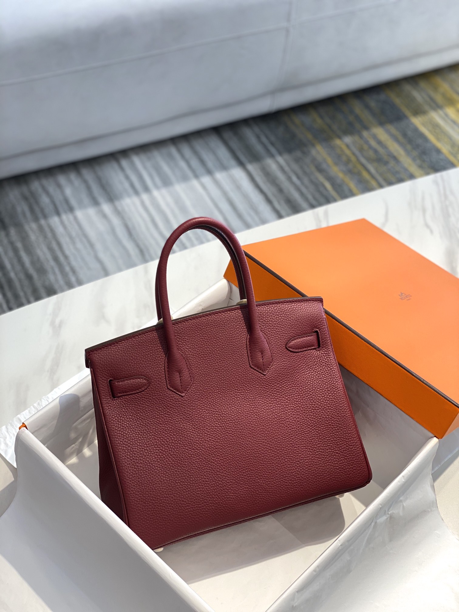 Picture [2]-𝑫𝒓𝒆𝒂𝒎 𝒃𝒂𝒈 ♥ Bɪʀ ᴋɪɴ Bordeaux Red I believe that even people who are not interested in fashion should know the great name of Birkin Bag Platinum Bag 🥂. And in many luxury bags in the highest frequency of appearances and the most eye-catching is the Hermes platinum bag 〰️30cm 909509025cm 9092090- high quality replica handbags
