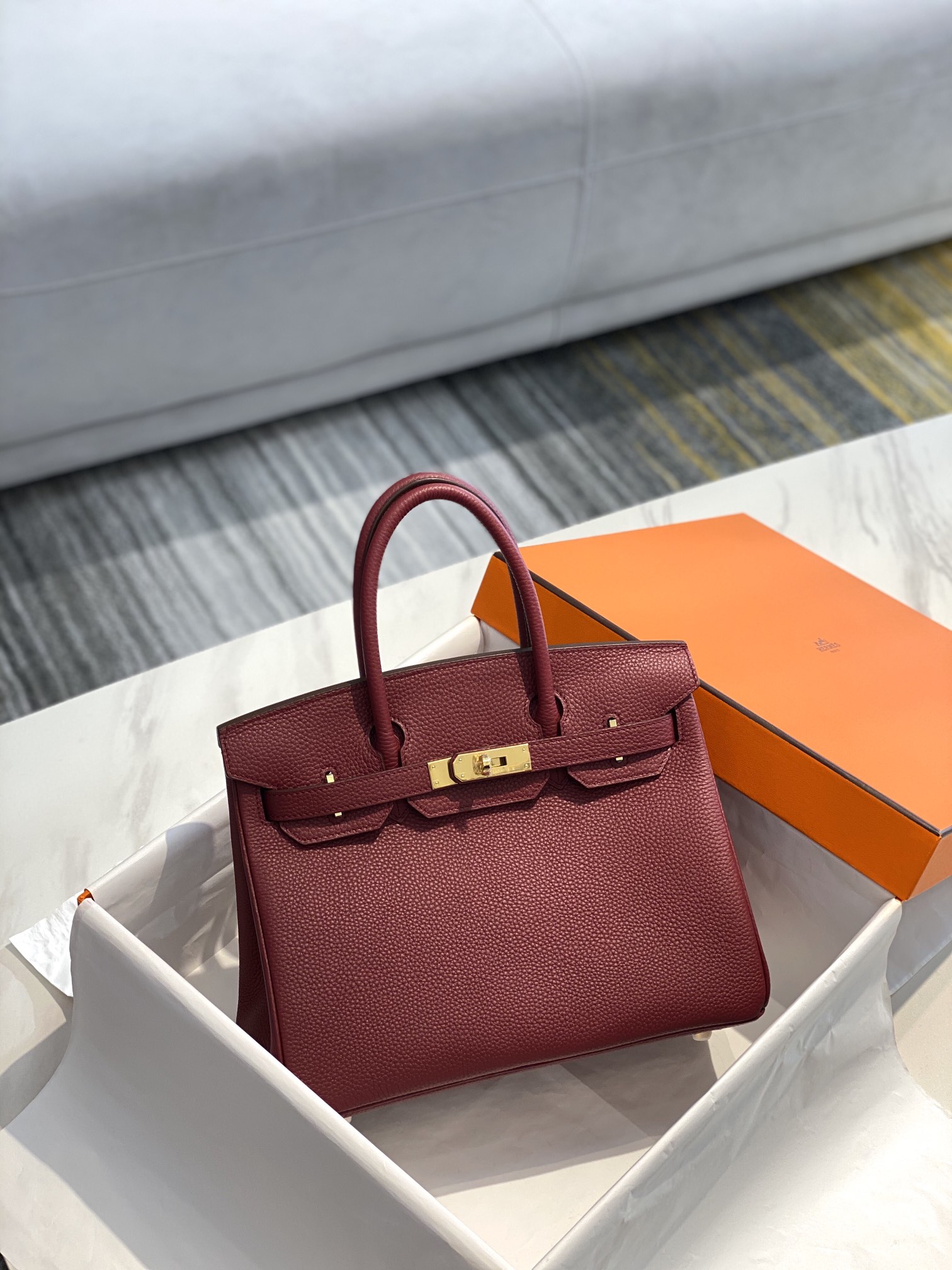 Picture [3]-𝑫𝒓𝒆𝒂𝒎 𝒃𝒂𝒈 ♥ Bɪʀ ᴋɪɴ Bordeaux Red I believe that even people who are not interested in fashion should know the great name of Birkin Bag Platinum Bag 🥂. And in many luxury bags in the highest frequency of appearances and the most eye-catching is the Hermes platinum bag 〰️30cm 909509025cm 9092090- high quality replica handbags