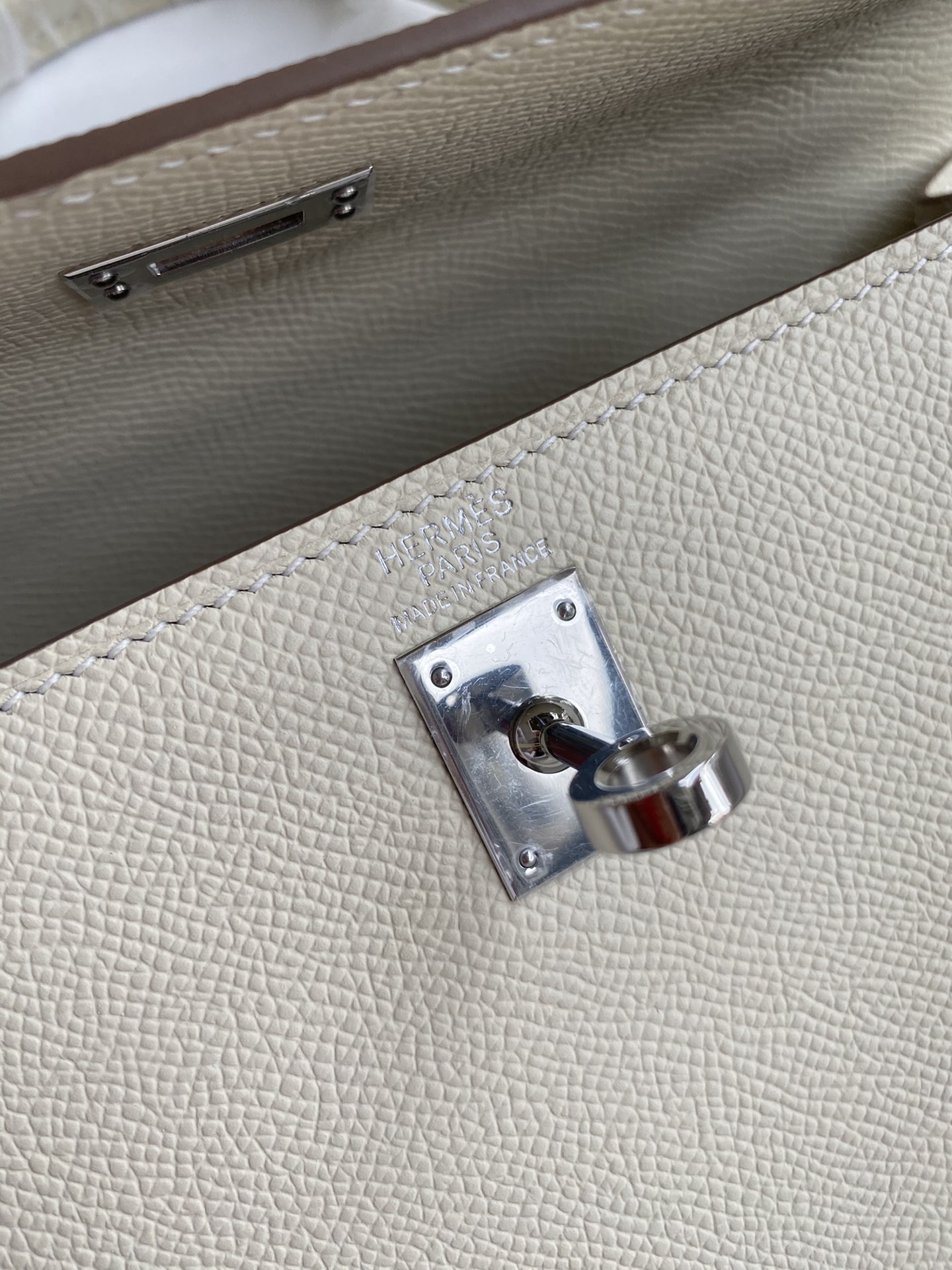 Image [7]-Hermes Kelly 25cm Epsom Leather Milkshake White Silver Buckle-High Fake Bags