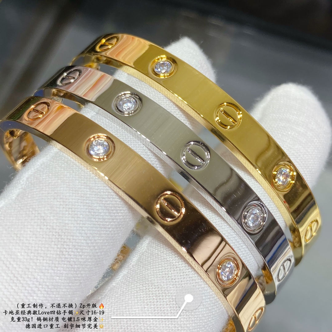 图片[3]-p960实价（⚠️请注意：刮花蹭花一律无法退只能维修电镀费用一件50⚠️）Zp开版 终于卡地亚经典款Love四钻手镯重量级的狠货✨克重33g ❗️ 钨铜材质 电镀1.5 咪厚金✨德国进口重工  刻字细节完美   呈现双重面貌的全新卡地亚标志性珠宝臻品🔅尺寸16-19、秒发（重工制作不退不换）可与18K真金媲美的精货-高仿包包