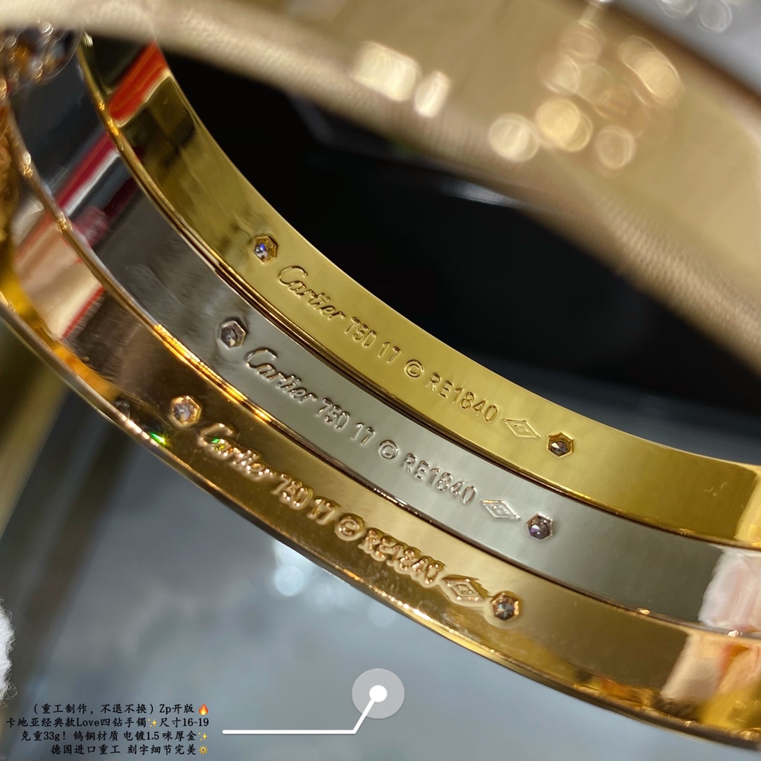 图片[2]-p960实价（⚠️请注意：刮花蹭花一律无法退只能维修电镀费用一件50⚠️）Zp开版 终于卡地亚经典款Love四钻手镯重量级的狠货✨克重33g ❗️ 钨铜材质 电镀1.5 咪厚金✨德国进口重工  刻字细节完美   呈现双重面貌的全新卡地亚标志性珠宝臻品🔅尺寸16-19、秒发（重工制作不退不换）可与18K真金媲美的精货-高仿包包
