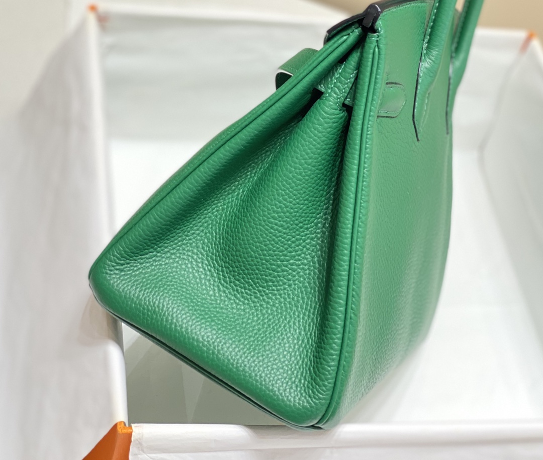 𝑫𝒓𝒆𝒂𝒎 𝒃𝒂𝒈 ♥ Bɪʀ ᴋɪɴ Emerald I believe that even people who are not interested in fashion should know the great name of Birkin Bag Platinum Bag 🥂. And in many luxury bags in the highest frequency of appearances and the most eye-catching is the Hermes platinum bag 〰️-high replica bags