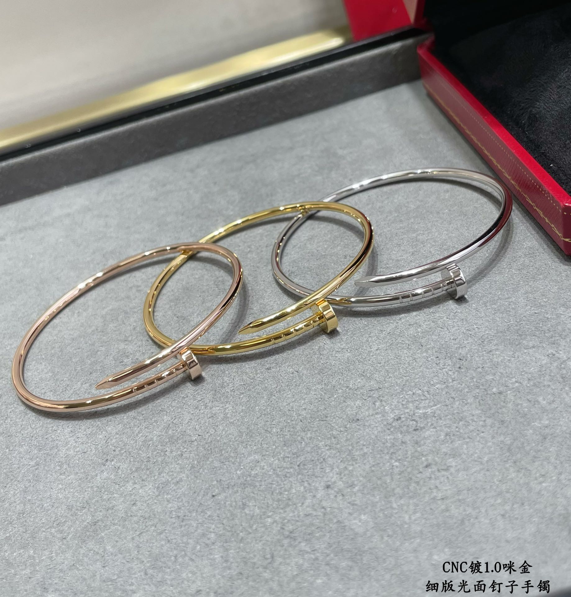 Picture [4]-p290 V gold plated mimic gold Size: 16.17 CNC pair version Cartier fine version of glossy hollow tube studded bracelet three color Qi - high imitation bags