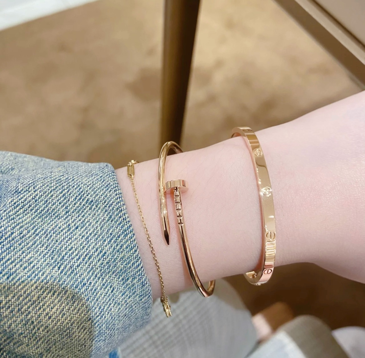 p290 V gold plating micronized gold yards: 16.17 CNC pairs of version Cartier fine version of the glossy hollow tube nail bracelet three color Qi - high imitation bags
