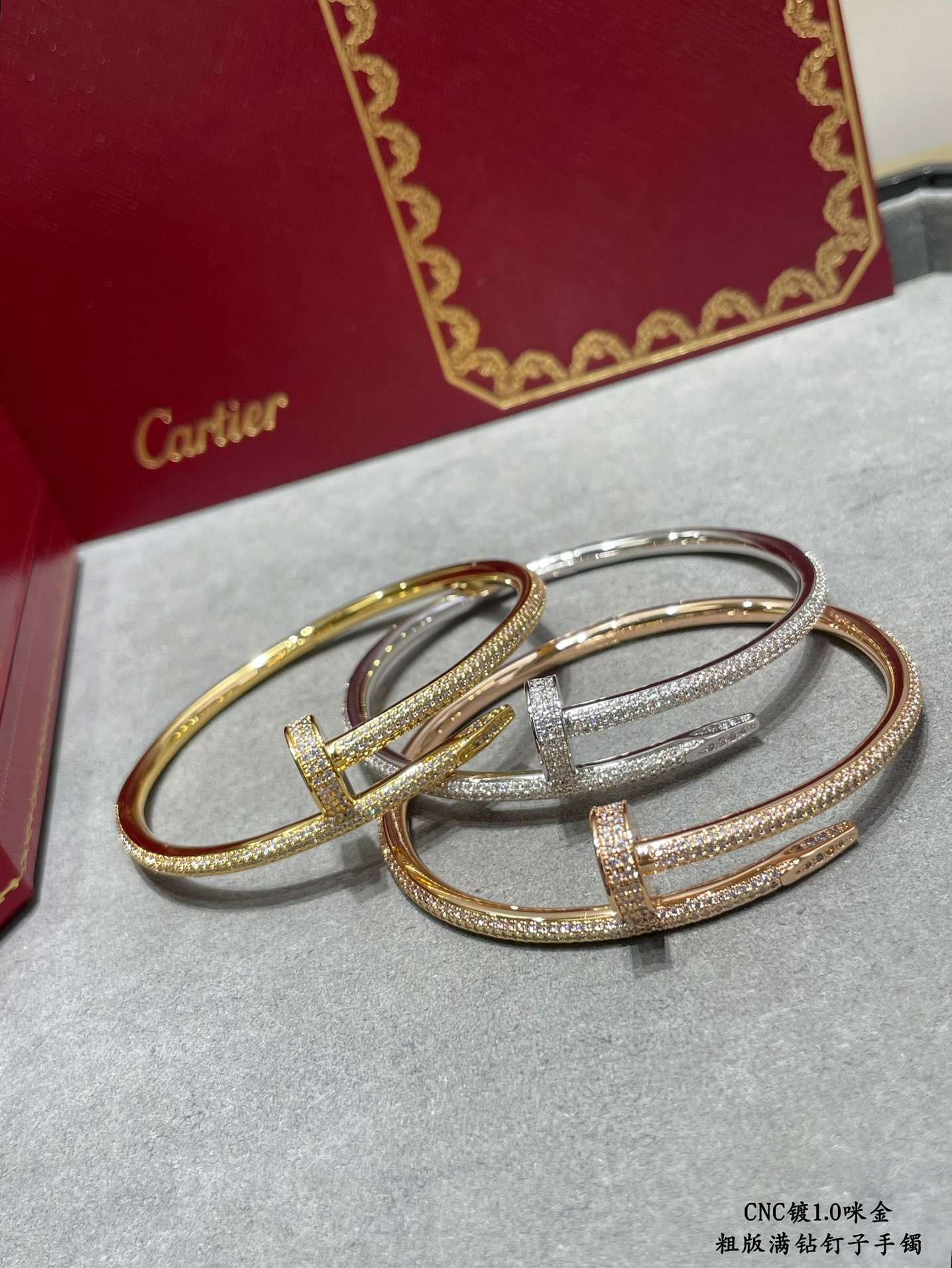 ⚠️ this ⚠️V gold plated imitation gold 16-17 yards p39018-19 yards 215DB original lettering print Cartier rough full diamond studded bracelet 😘😘💗🎁🎁💎Cartier Cartier Juste un Clou studded bracelet Classic work Three colors complete Couple gift good (Let's nail together)