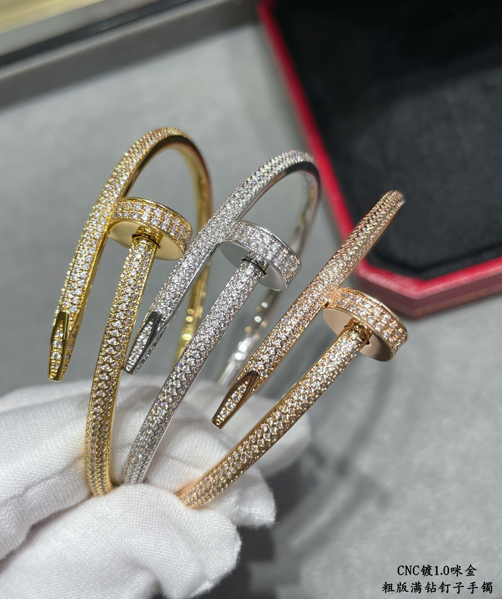 ⚠️ this ⚠️V gold plated imitation gold 16-17 yards p39018-19 yards 215DB original lettering print Cartier rough full diamond studded bracelet 😘😘💗🎁🎁💎Cartier Cartier Juste un Clou studded bracelet Classic work Three colors complete Couple gift good (Let's nail together)