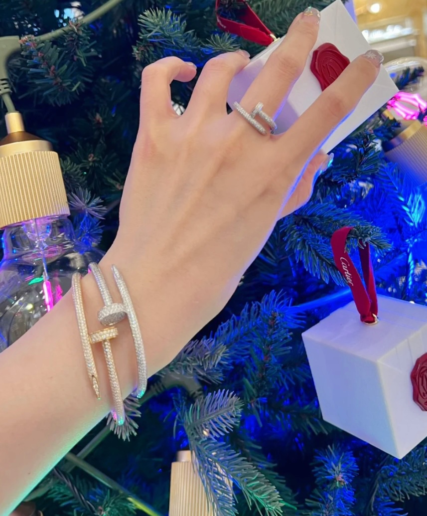⚠️ this ⚠️V gold plated imitation gold 16-17 yards p39018-19 yards 215DB original lettering print Cartier rough full diamond studded bracelet 😘😘💗🎁🎁💎Cartier Cartier Juste un Clou studded bracelet Classic work Three colors complete Couple gift good (Let's nail together)